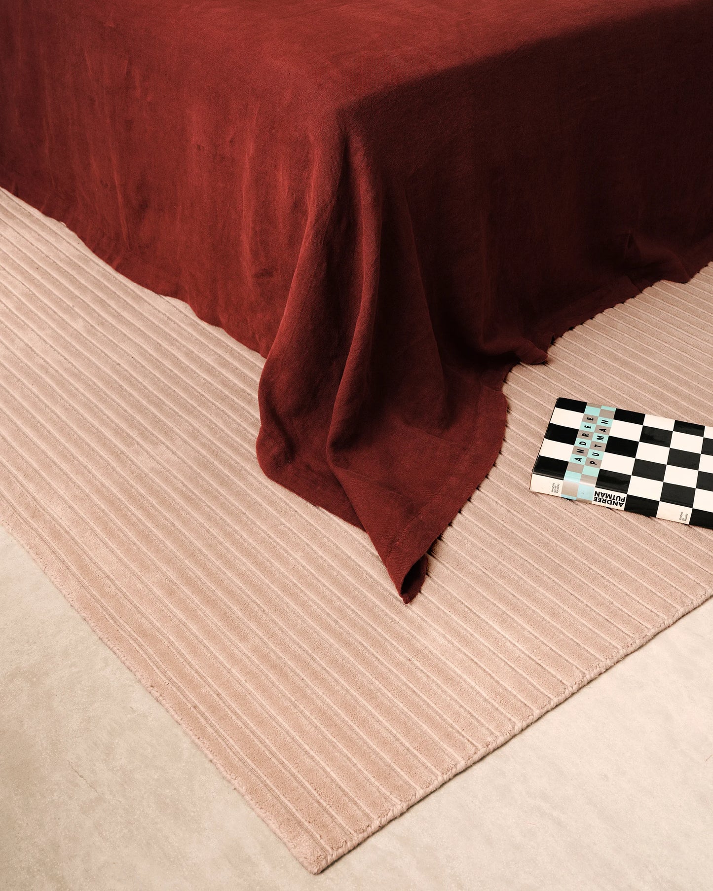 Modern Minimalist Rose Pink Hand-Tufted Woolen Area Rug with Linear Texture for Living Room